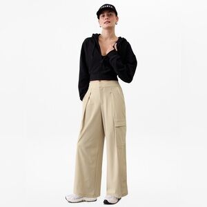 LIKE NEW Athleta Pinnacle High Rise Cargo Trousers Ecru Size 10